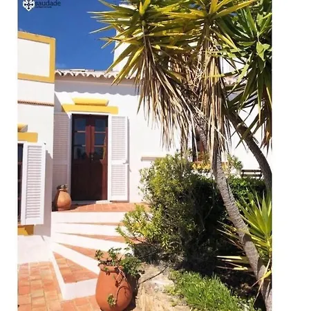 Holiday home Quinta Valerina Casa Amendoeira Quelfes